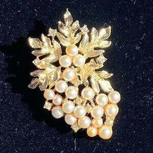 Large Grapes Leaf Pin Rhinestone and Faux Pearls Brooch Stunning Vintage Jewelry
